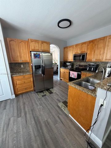 10837 SW 242nd St, Homestead, FL 33032