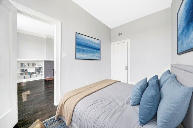 396 E Kensington Avenue, Chicago, IL 60628