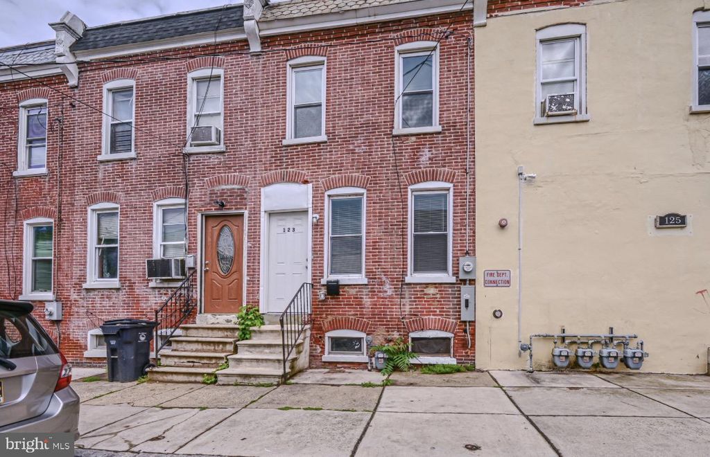 123 DELAMORE PL, Wilmington, DE 19805