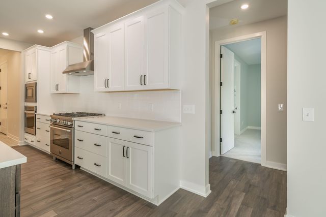 6490 N Shore Cove, Richland, MI 49083