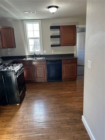 231 E Huntsville Road, Fayetteville, AR 72701