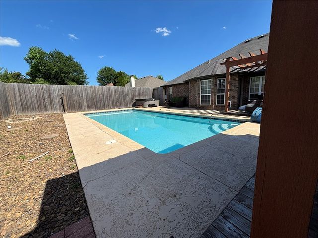 3603 W Hemlock Street, Rogers, AR 72756