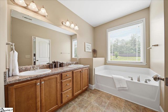 47 Rising Meadow Lane, Taylors, SC 29687