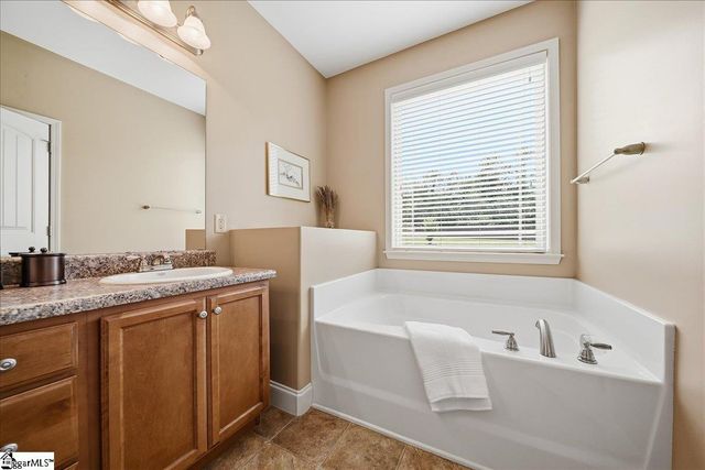 47 Rising Meadow Lane, Taylors, SC 29687