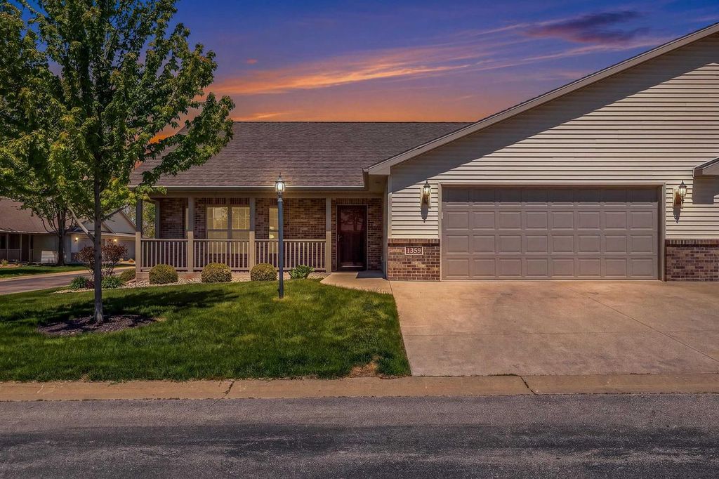 1359 MOONLIGHT LANE, Fond Du Lac, WI 54937