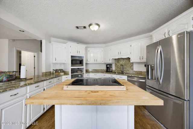 15002 Pontiac Place, Kiln, MS 39556