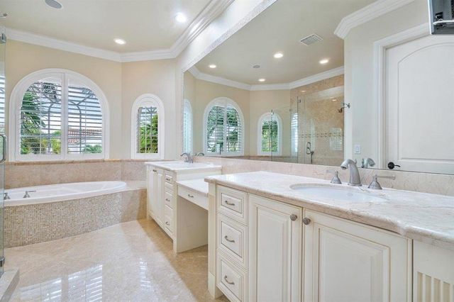 2221 NE 48th Court, Lighthouse Point, FL 33064