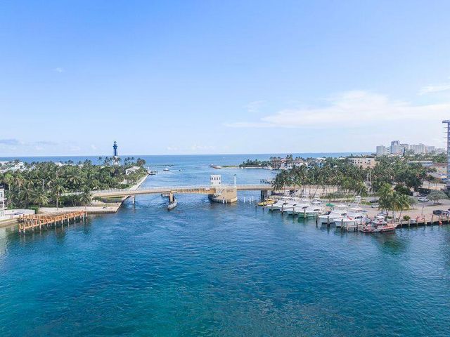 2221 NE 48th Court, Lighthouse Point, FL 33064