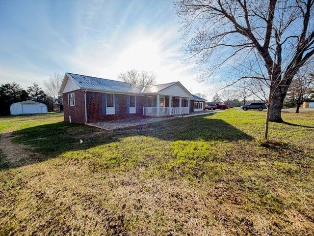 74 Freedom Ln, Winchester, TN 37398