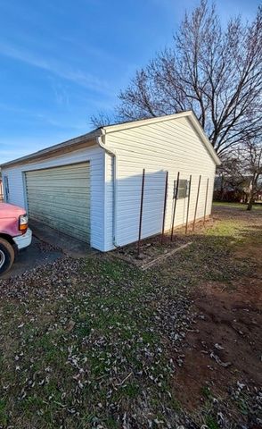 74 Freedom Ln, Winchester, TN 37398