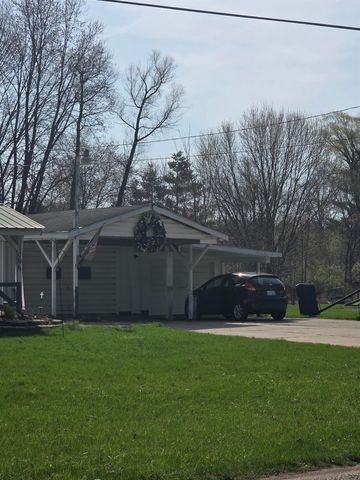 1066 Oberlin Road, Gladwin, MI 48624