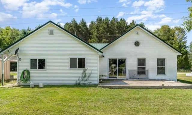 1066 Oberlin Road, Gladwin, MI 48624