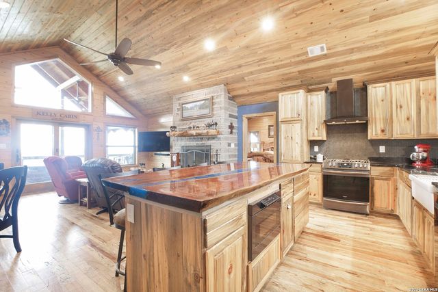 313 Timber Ridge, Pipe Creek, TX 78063