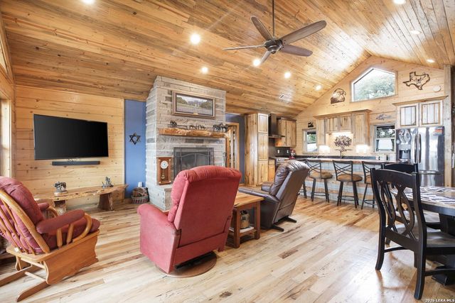 313 Timber Ridge, Pipe Creek, TX 78063