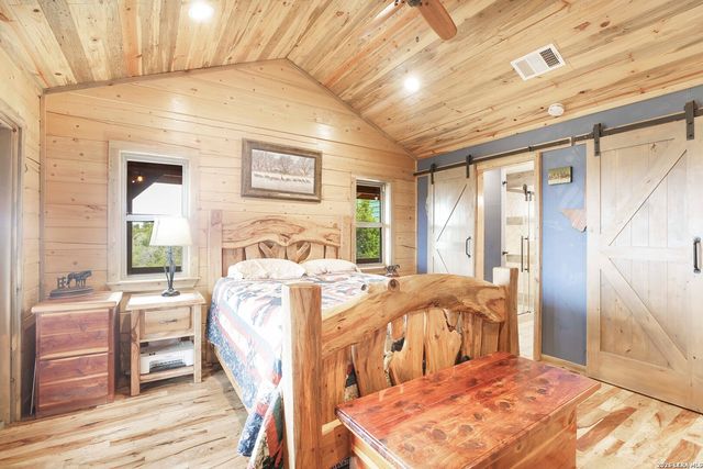 313 Timber Ridge, Pipe Creek, TX 78063