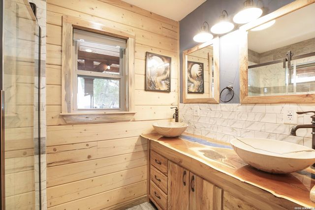 313 Timber Ridge, Pipe Creek, TX 78063