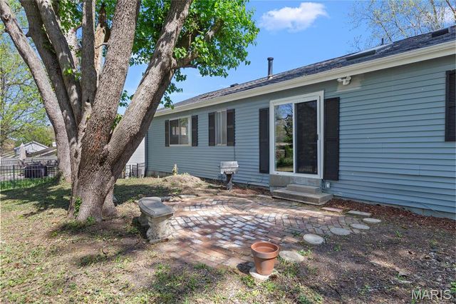 1958 Cathedral Hill Drive, St Louis, MO 63138