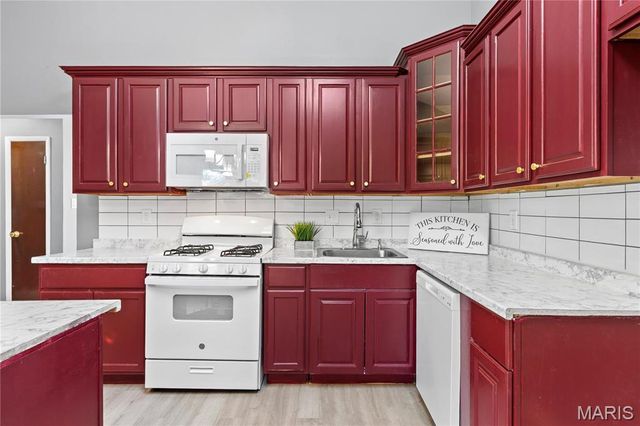 1958 Cathedral Hill Drive, St Louis, MO 63138