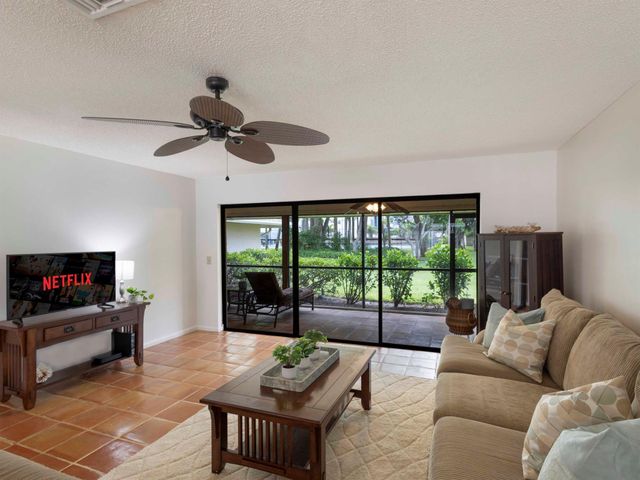 6 S Lakeshore Drive, Hypoluxo, FL 33462