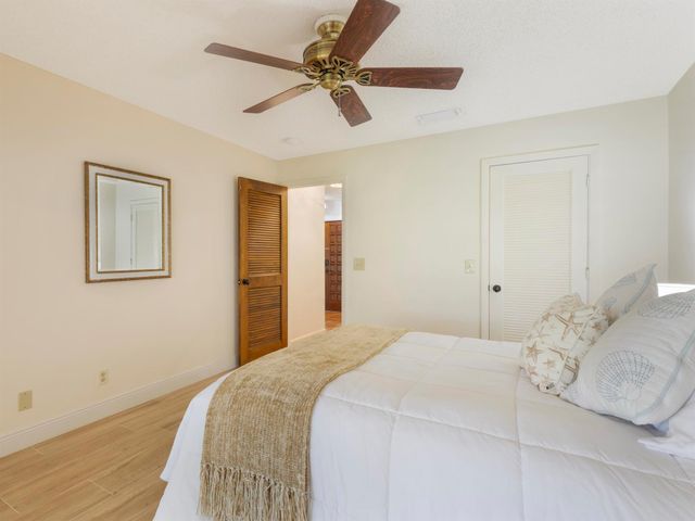 6 S Lakeshore Drive, Hypoluxo, FL 33462