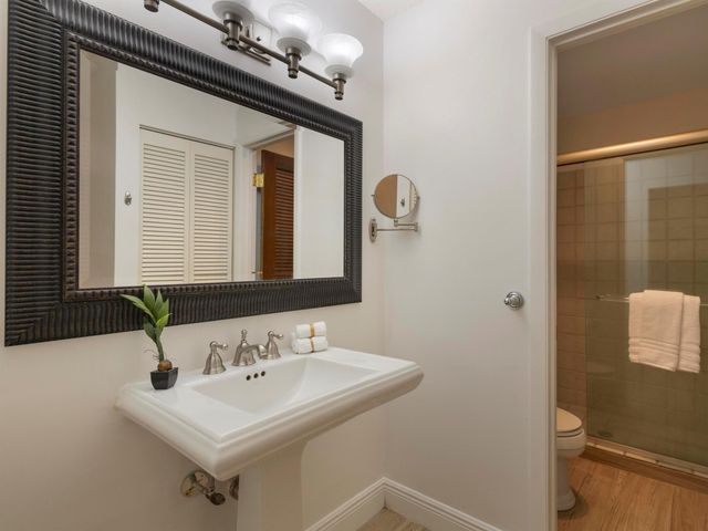 6 S Lakeshore Drive, Hypoluxo, FL 33462