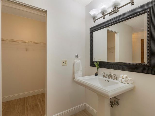 6 S Lakeshore Drive, Hypoluxo, FL 33462