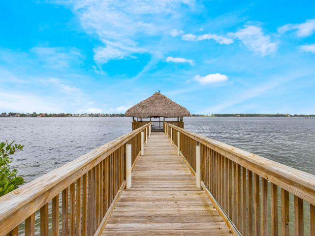6 S Lakeshore Drive, Hypoluxo, FL 33462
