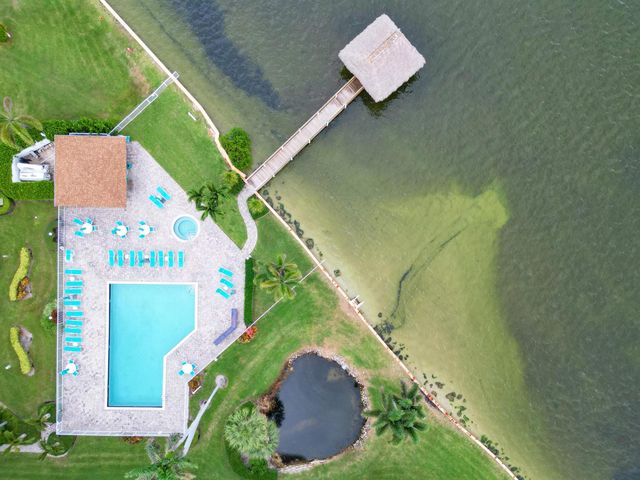 6 S Lakeshore Drive, Hypoluxo, FL 33462