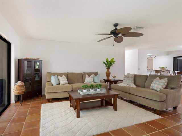 6 S Lakeshore Drive, Hypoluxo, FL 33462