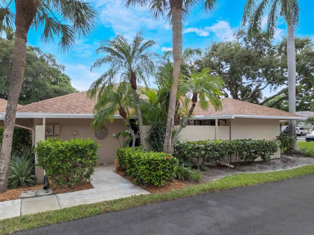 6 S Lakeshore Drive, Hypoluxo, FL 33462