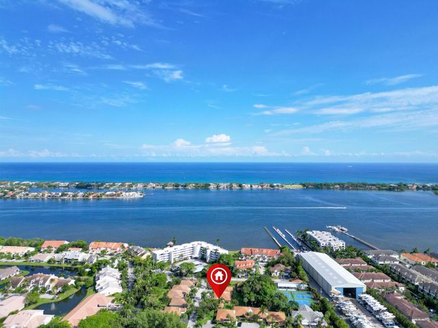 6 S Lakeshore Drive, Hypoluxo, FL 33462