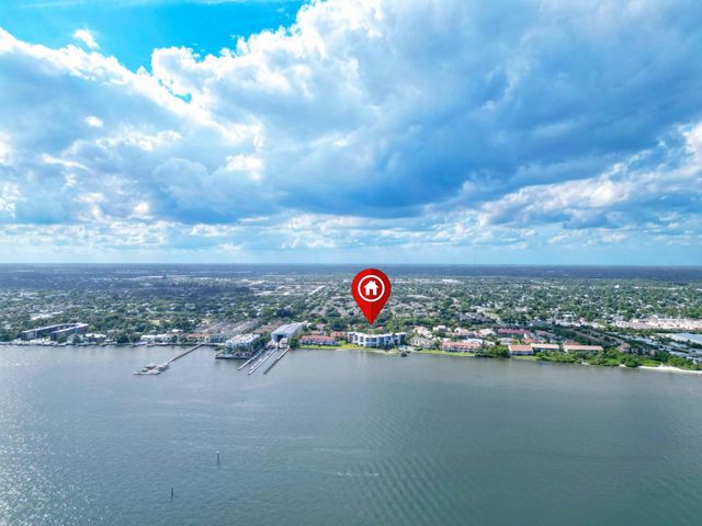 6 S Lakeshore Drive, Hypoluxo, FL 33462