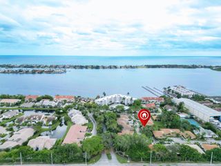 6 S Lakeshore Drive, Hypoluxo, FL 33462