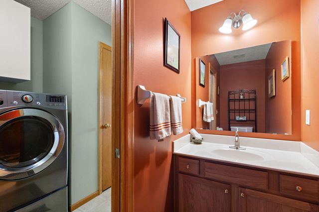 497 Pleasant Lane, Chaska, MN 55318
