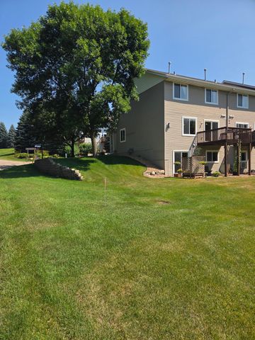 497 Pleasant Lane, Chaska, MN 55318
