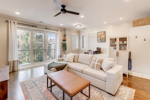 857 N Hermitage Avenue 2, Chicago, IL 60622