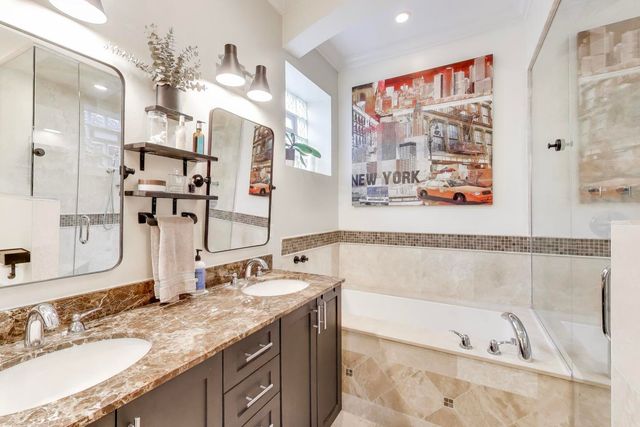 857 N Hermitage Avenue 2, Chicago, IL 60622