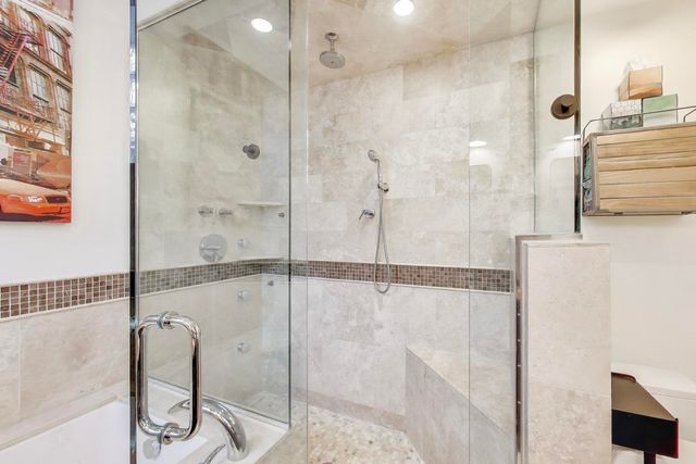 857 N Hermitage Avenue 2, Chicago, IL 60622