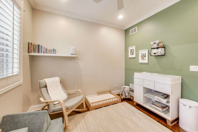 857 N Hermitage Avenue 2, Chicago, IL 60622