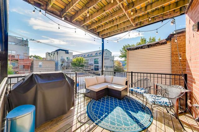 857 N Hermitage Avenue 2, Chicago, IL 60622