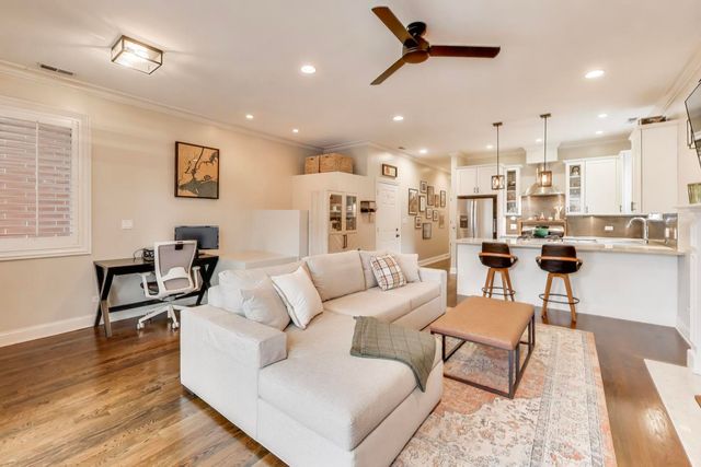 857 N Hermitage Avenue 2, Chicago, IL 60622