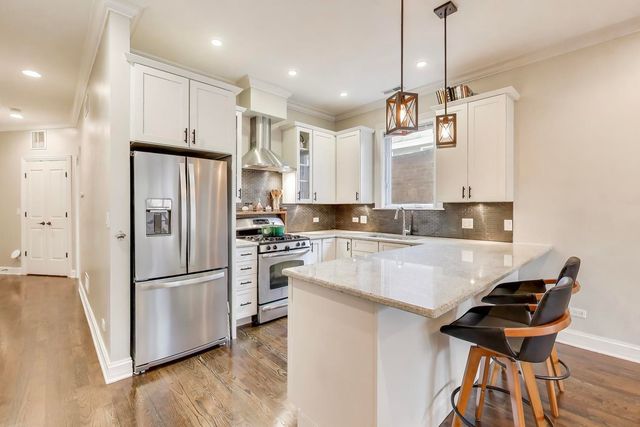 857 N Hermitage Avenue 2, Chicago, IL 60622