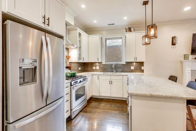 857 N Hermitage Avenue 2, Chicago, IL 60622