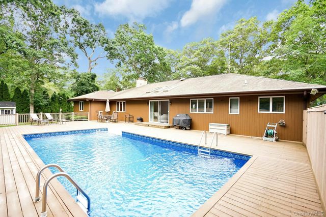 3 Harbor Road, Hampton Bays, NY 11946