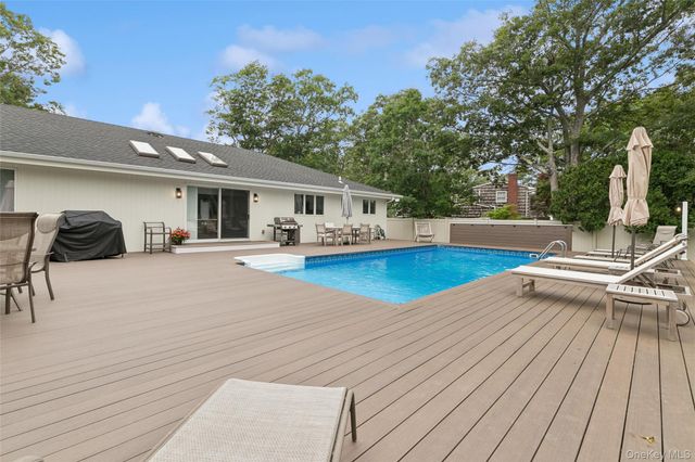 3 Harbor Road, Hampton Bays, NY 11946