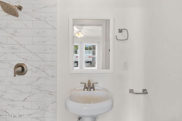 404 N Massey Street, Selma, NC 27576