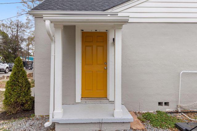 404 N Massey Street, Selma, NC 27576