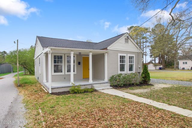 404 N Massey Street, Selma, NC 27576