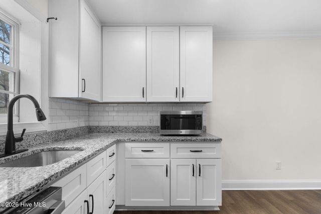 404 N Massey Street, Selma, NC 27576