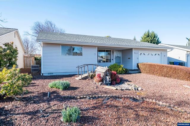 309 S Columbia Dr, Woodburn, OR 97071